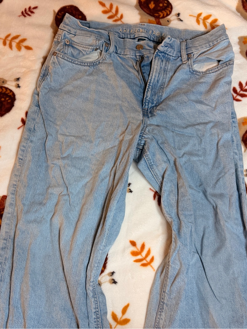American Eagle Outfitters Light Wash Wide-Leg Jeans